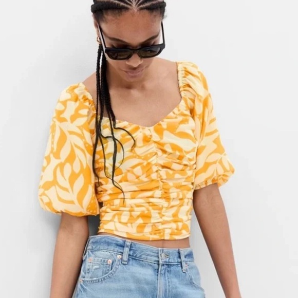 GAP Yellow and White Patterned Puff Sleeve Ruched Blouse - Picture 1 of 9